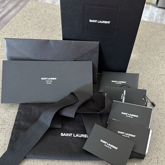 Authentic Saint Laurent Toy Lou Lou in quilted leather - Picture 14 of 15